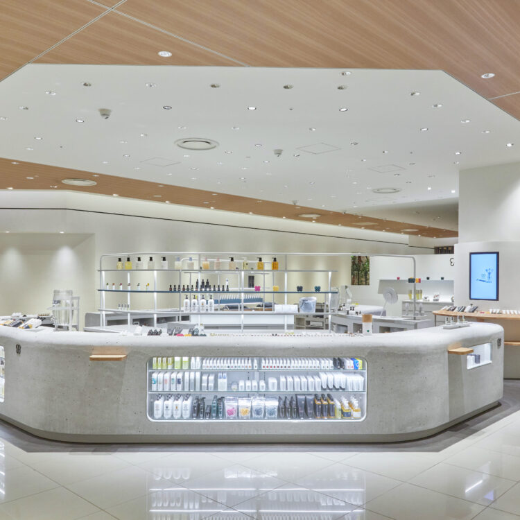 uka store Osaka LUCUA 1100