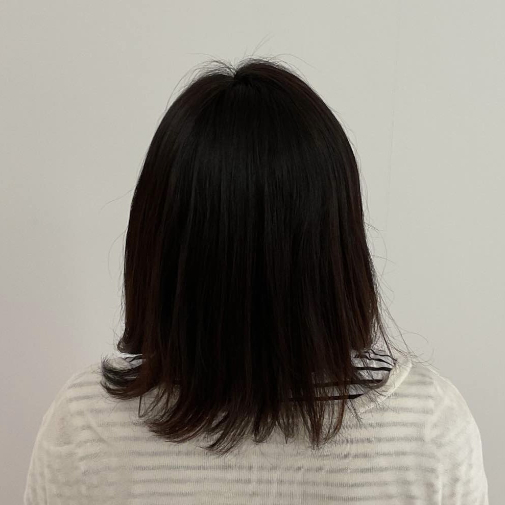 ジアミンアレルギーで頭皮の痒みに悩まされていましたが、痒くなくなった事。また、自然由来だからこその安心感。白髪染めの頻度が多い人ほど薦めたいと思いました。