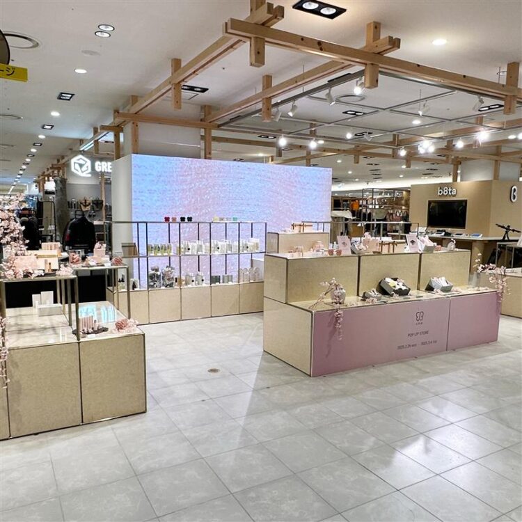 阪急うめだ本店でuka初となるPOP UPがスタート!3/1にはスペシャルトークショーも。ご予約受付中画像