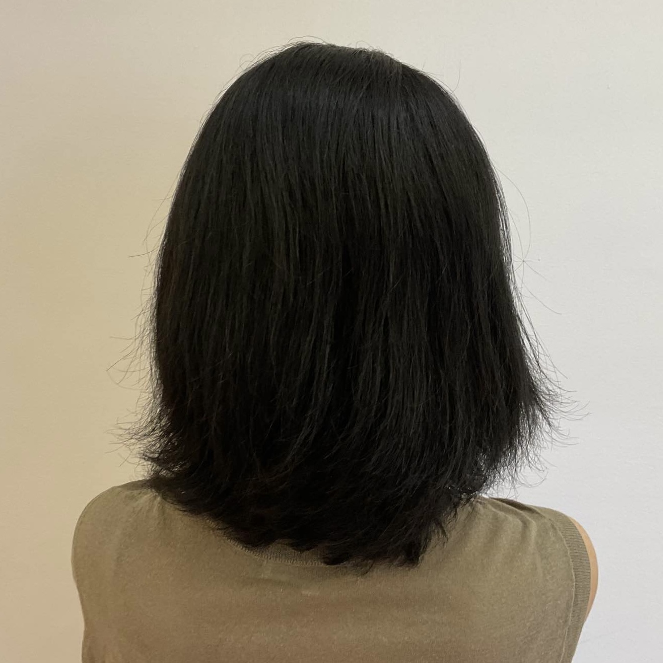 髪にも肌にも優しいし、艶もでるのでいいと思いました。
ヘナの香りもそこまで強くなく、時間も長くなかったです。